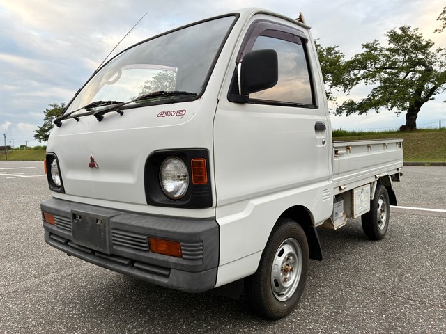 Mitsubishi Minicab Van 4WD Manual — Cargo Van (Import-to-Order) - Image 2