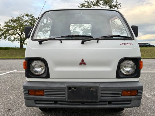 Mitsubishi Minicab Van 4WD Automatic — Cargo Van (Import-to-Order)