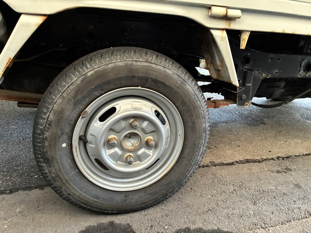 Mitsubishi Minicab Van 4WD Manual — Cargo Van (Import-to-Order) - Image 10