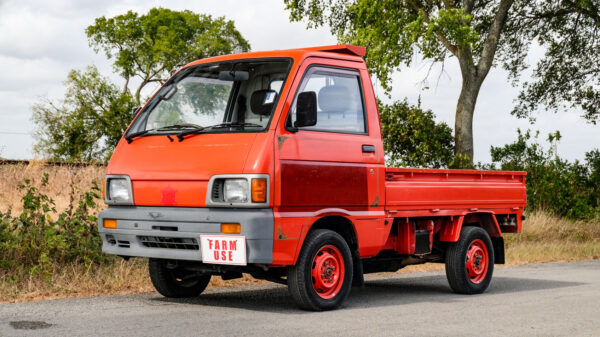 2025 Daihatsu Hijet 4WD mini truck — JPM Mini Trucks