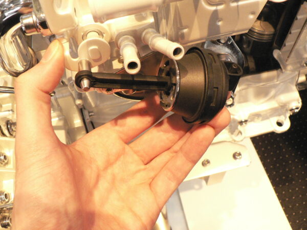4WD Vacuum Actuator — Suzuki Carry